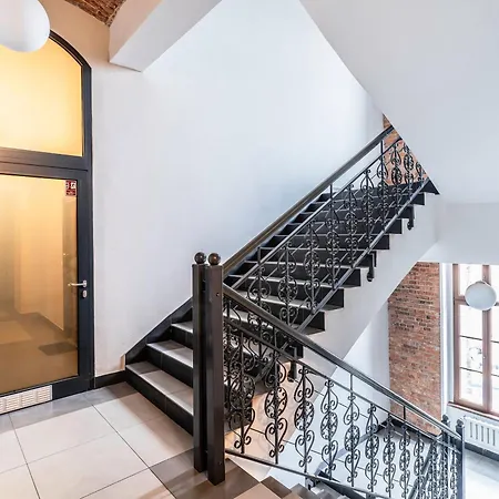 Klimatyczny Indigo W Pieknej Kamienicy